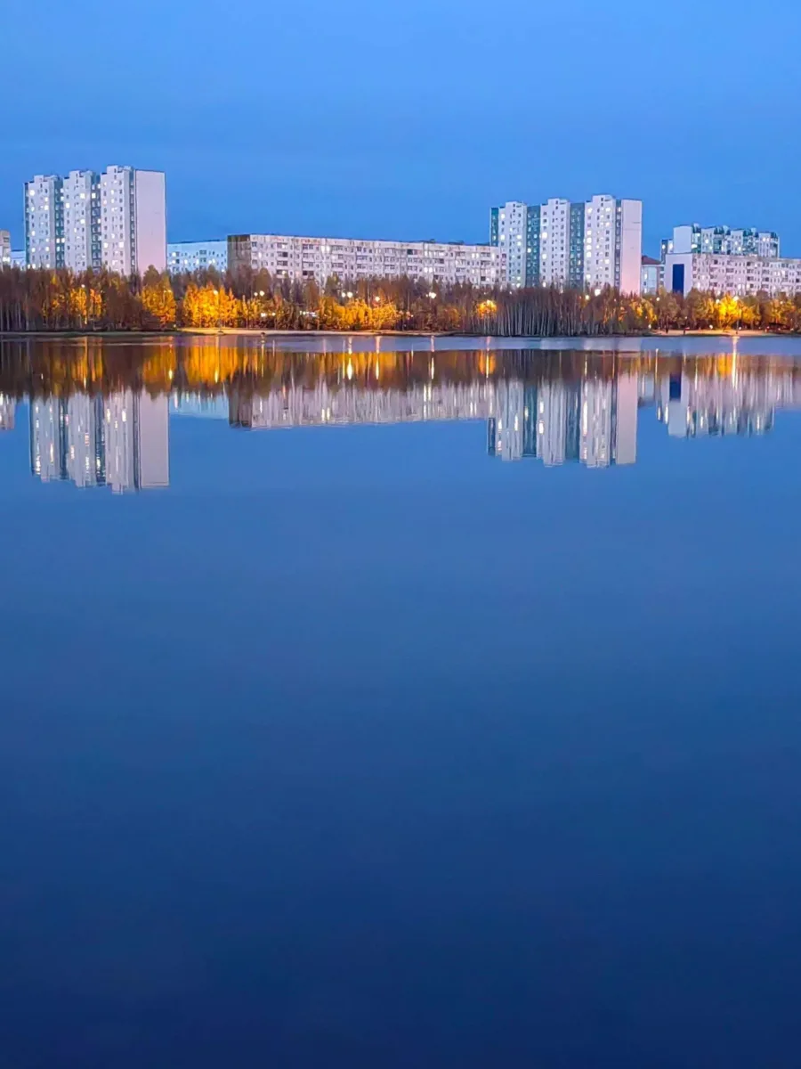 Суббота: ты просто идешь по городу, а день сам решает, чем запомниться — то ли красивым...