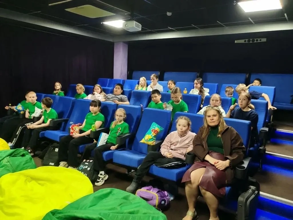#ДеньПобеды  В преддверии Дня Победы обучающиеся 8Б, 10А, 10Б, 4Г и 3Б классов посетили кинотеатры и
