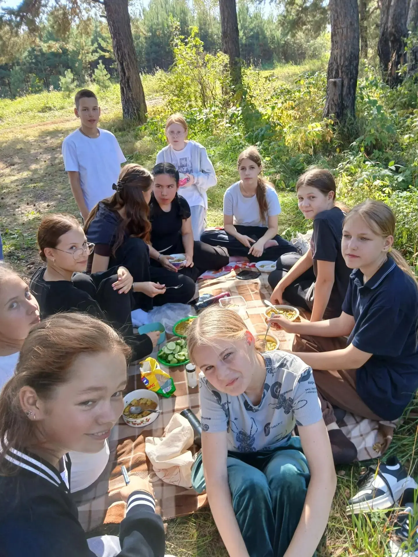 Тёплая осень позвала нас в лес