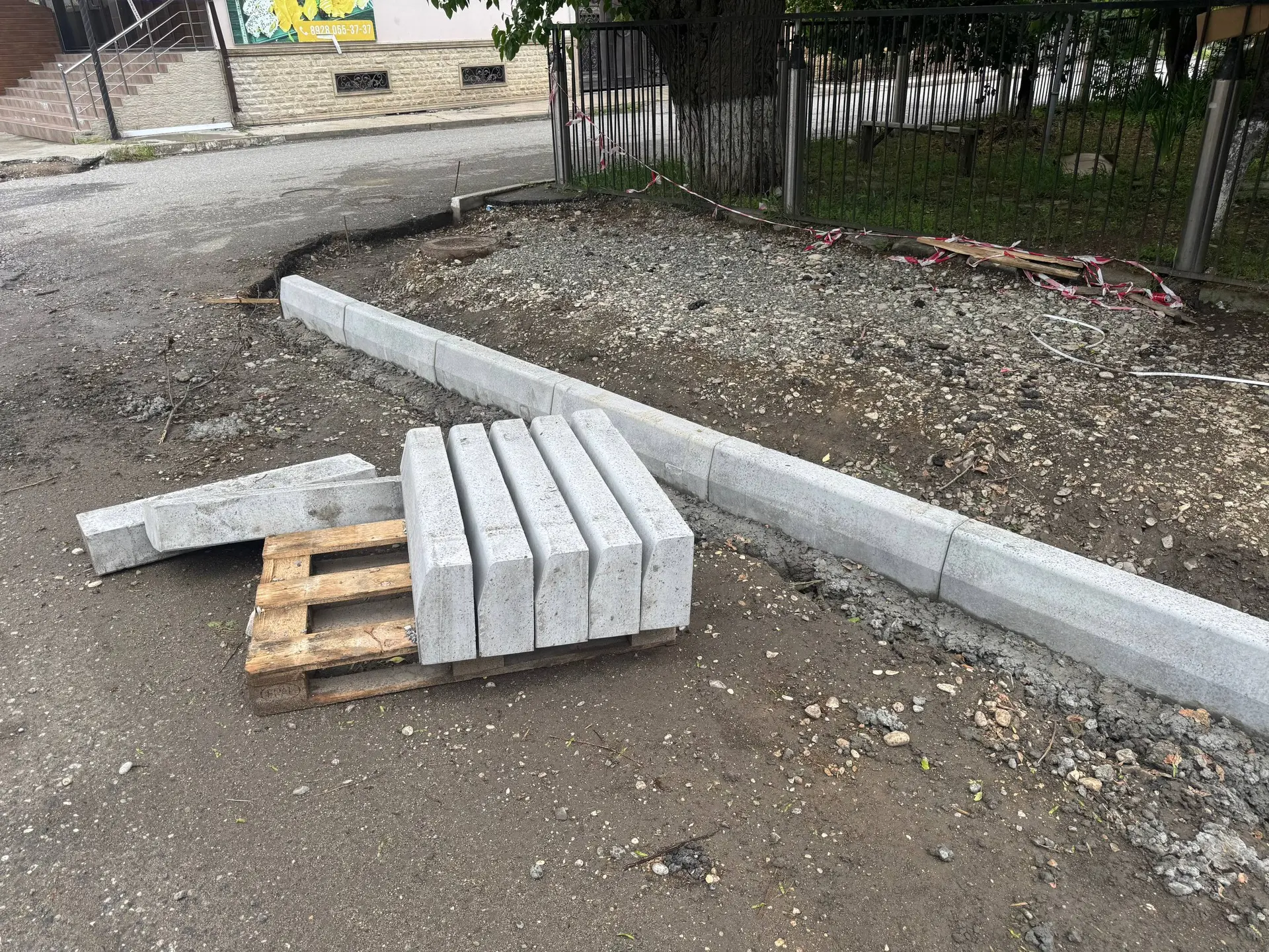 В Хасавюрте продолжается благоустройство улицы Аскерханова  🔘На участке улицы Аскерханова от улицы Г