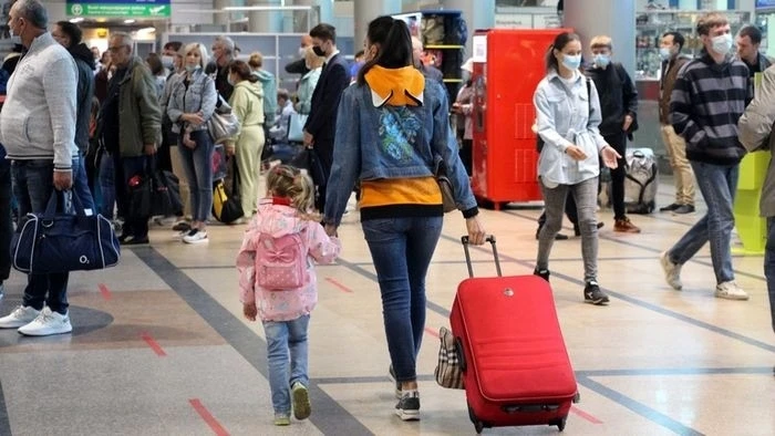 Сумма свыше 1 млн рублей подлежит изъятию на таможне.