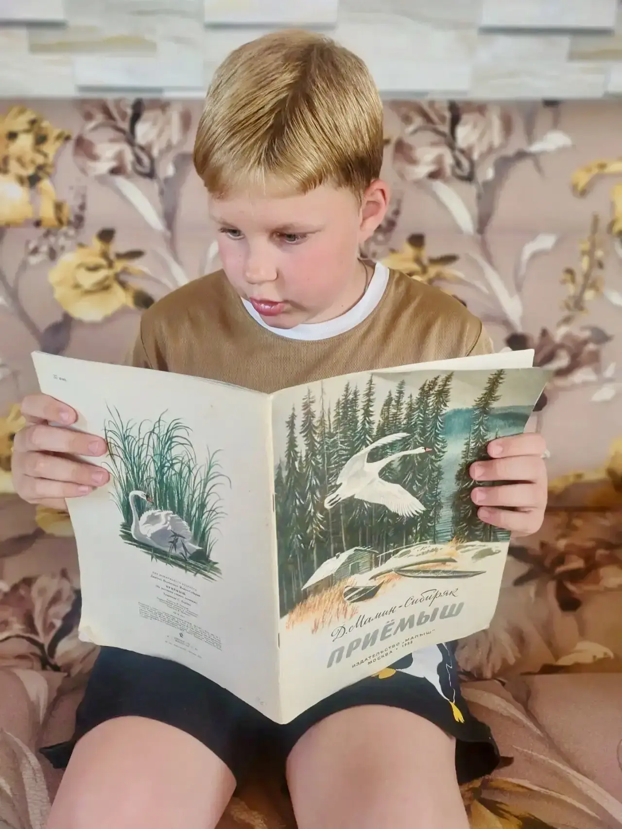 В эфире «Книжный клуб»📘

✨ Ученик 4 «К» класса Карпов Александр рассказал нам о своём летнем книжно