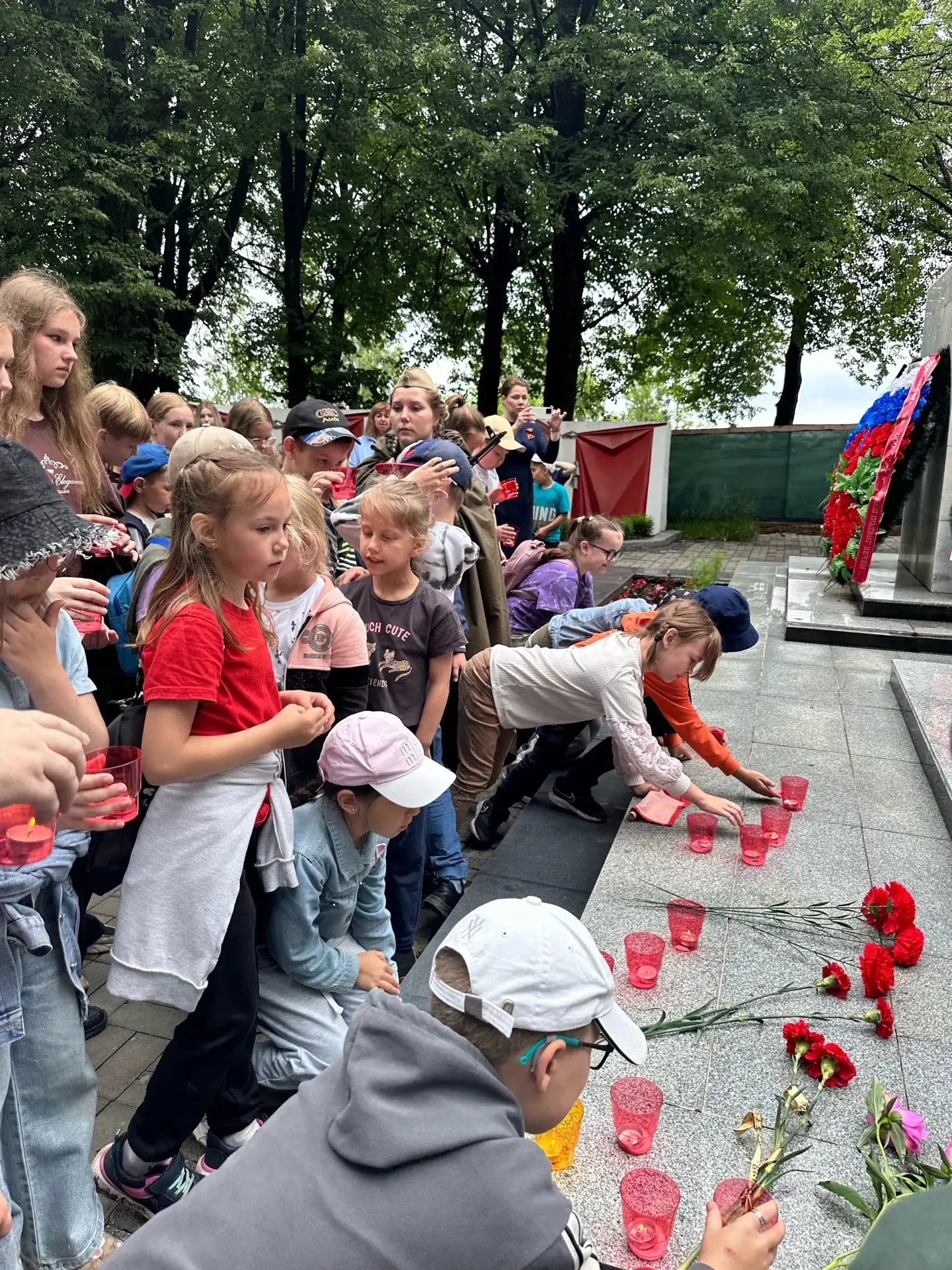 Лагерь. День 15 - Волгоградская область
🎗️ 
А в Вечном огне видишь вспыхнувший танк, 
Горящие русск