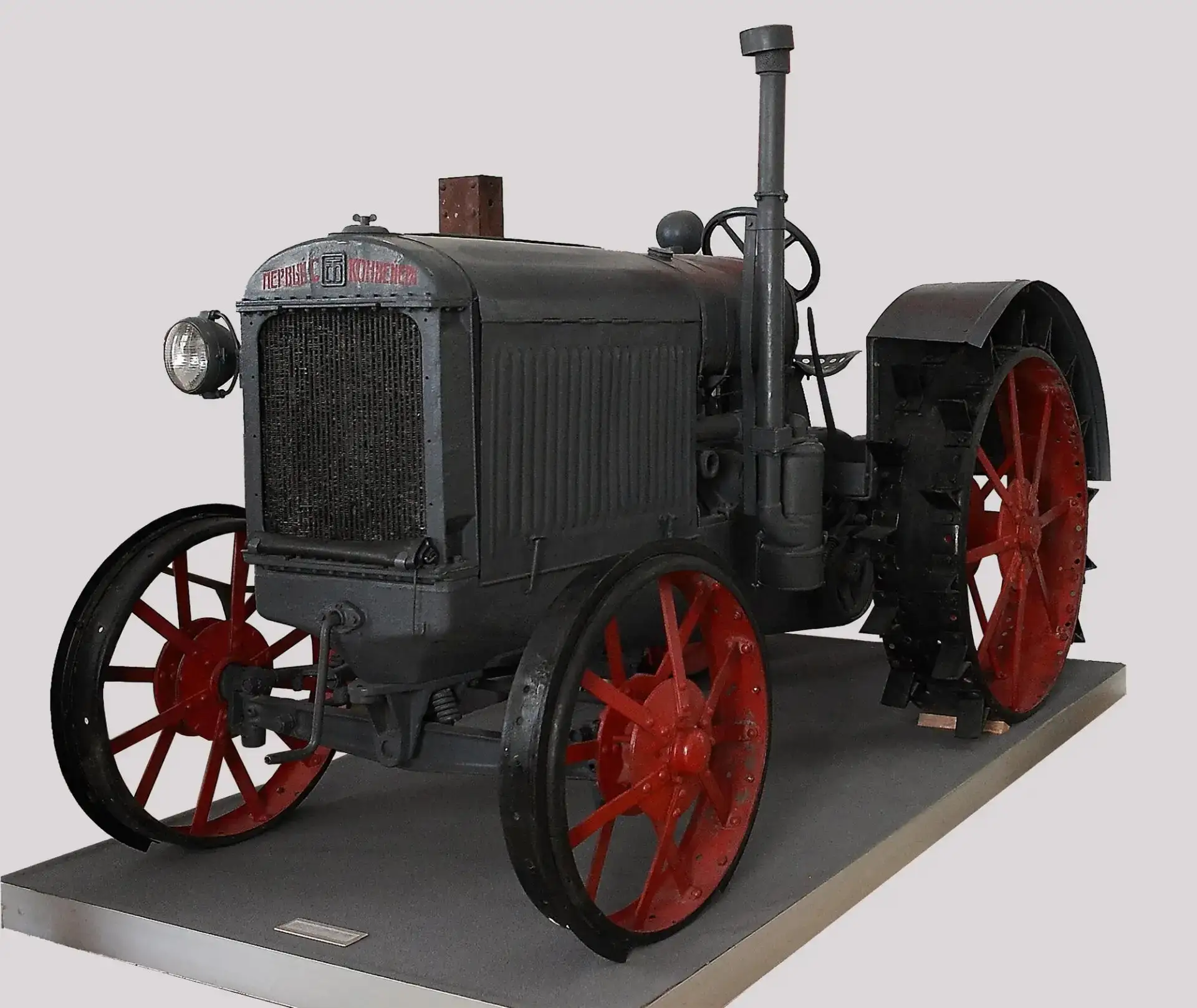 ️📅 ЭТОТ ДЕНЬ В ИСТОРИИ

🚜 В 1930 году с конвейера Сталинградского тракторного завода сошел первый 