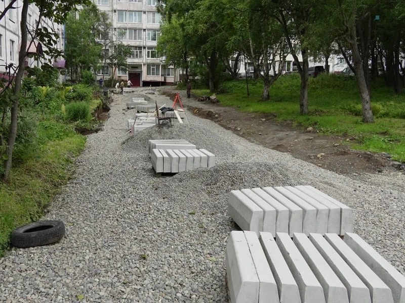📌 В Петропавловске продолжается благоустройство дворов и детских площадок