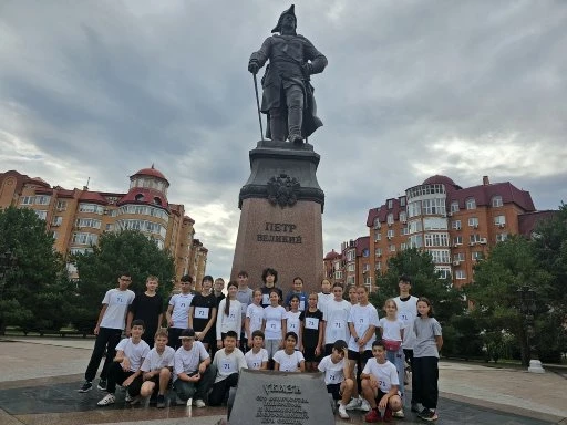 👏Ученики нашей школы приняли участие в эстафете ко Дню города Астрахани🇷🇺