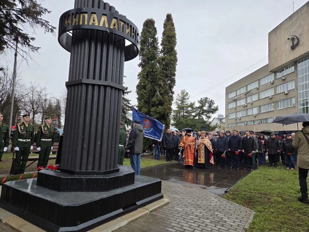 🕯 Сегодня почтили память героев-чернобыльцев. 40 лет назад трагедия на Чернобыльской А...