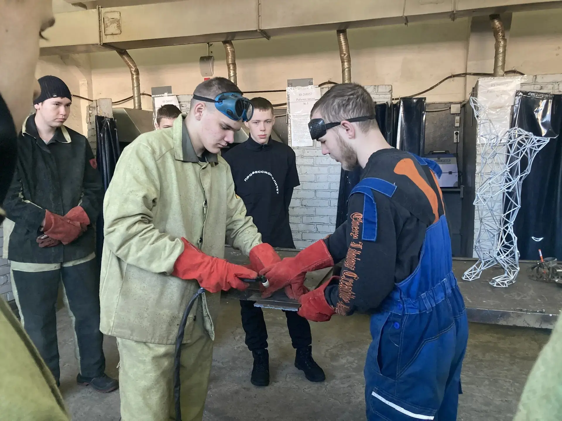 День профессий в ОГТК: девятиклассники МБОУ «СОШ №31» в роли поваров и сварщиков 👨‍🍳👩‍🏭  В рамках фе