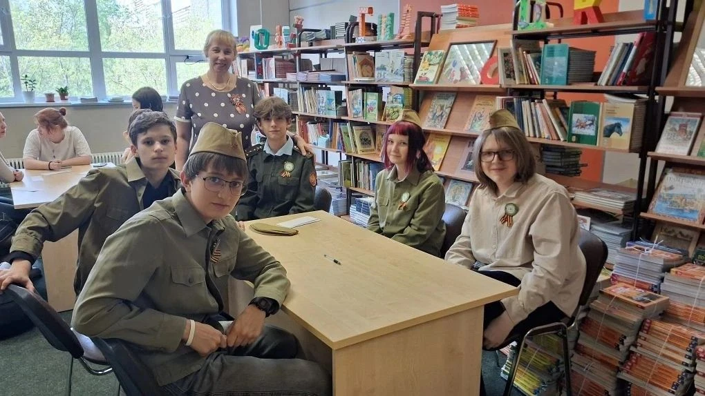 ⭐️ Знать, чтобы помнить!  😌 В нашей школе прошёл интеллектуальный квиз, посвящённый Победе в Великой
