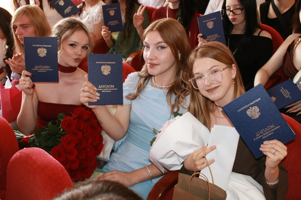 🎉 Выпускной у творцов будущего — 26 июня! 🎉

Сегодня особенный день: мы провожаем во взрослую проф