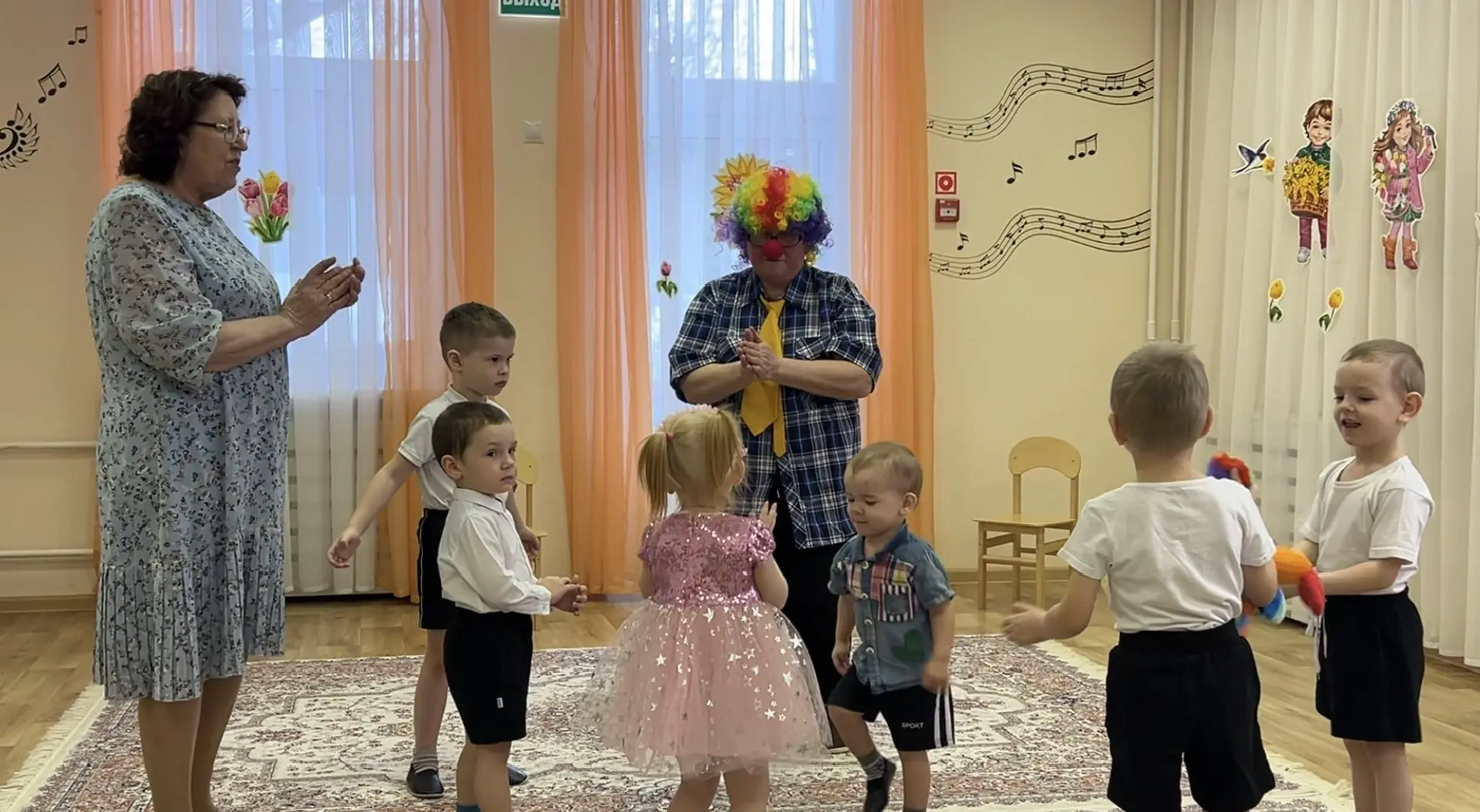 Праздник весны и мамочек в нашем детском саду 🌷🎉
