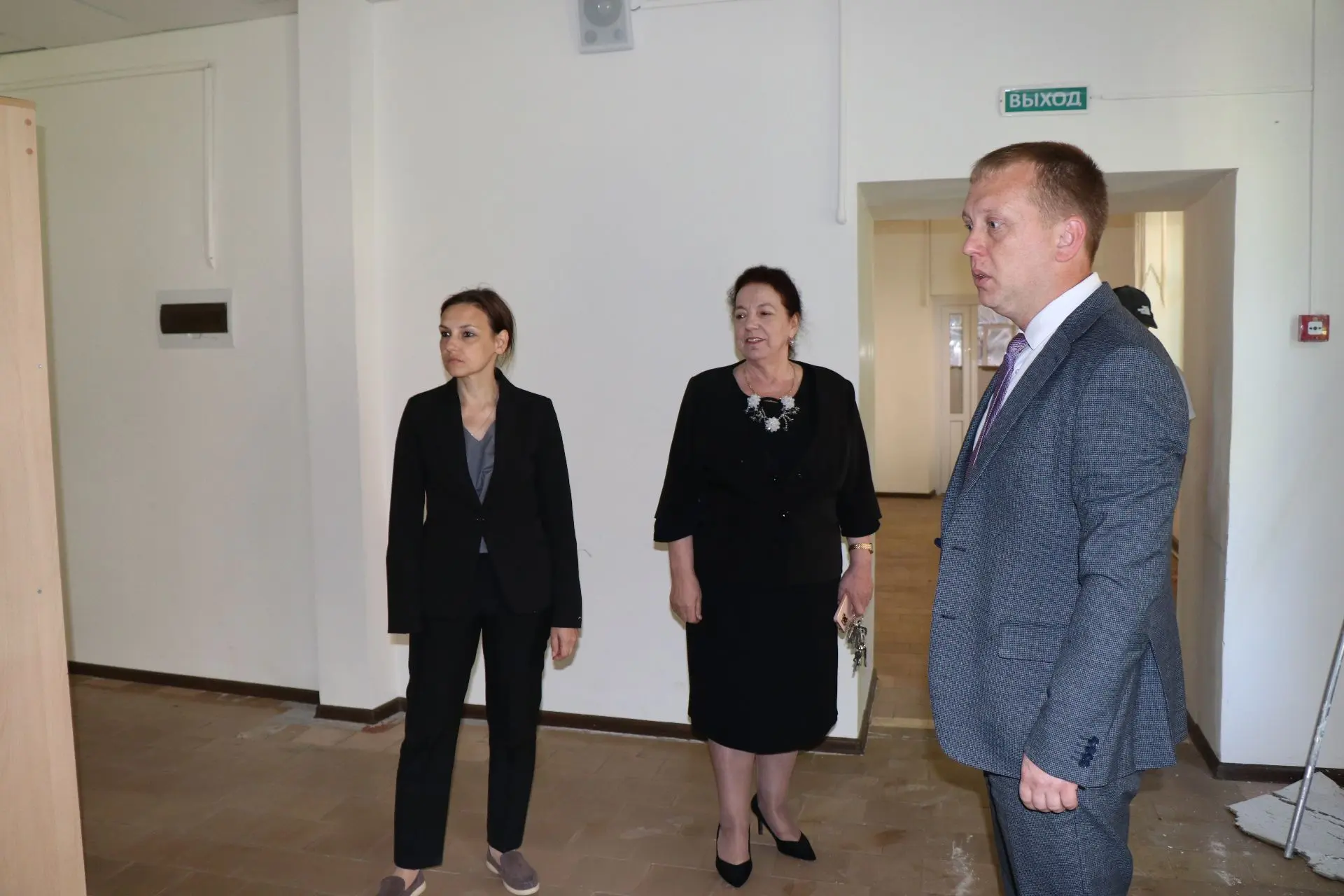 Депутат Государственной Думы Виктория Родина и глава администрации Прохладненского райо...