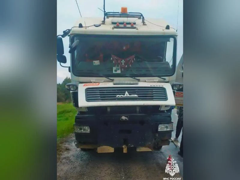 Фура загорелась на трассе Р-120 в Смоленском округе