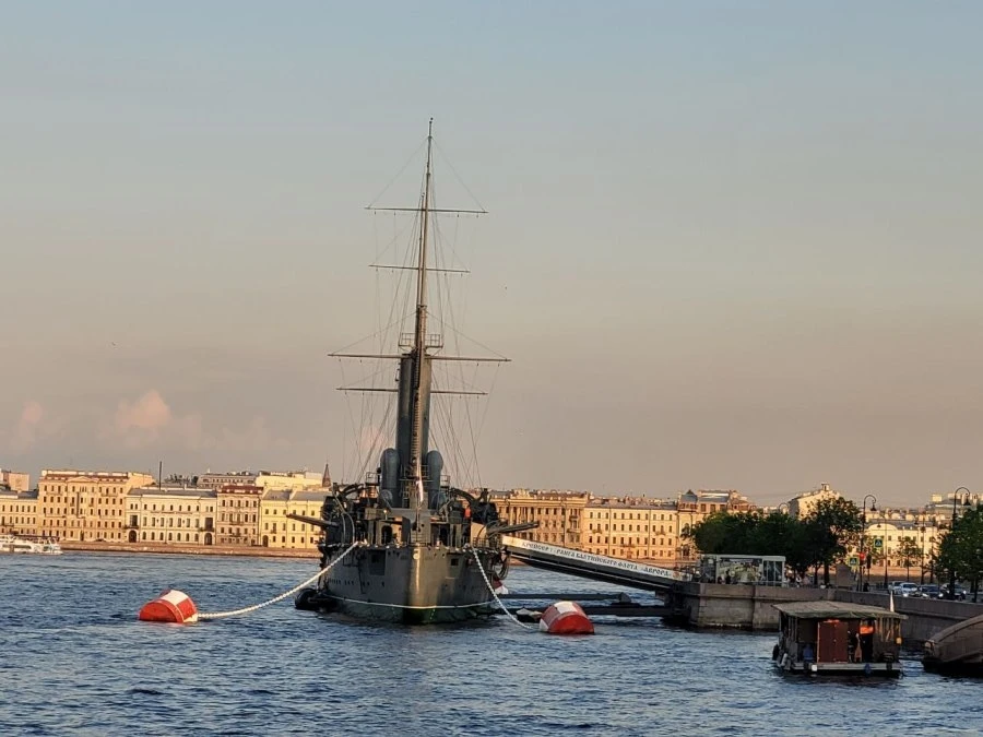 ДЕНЬ В ИСТОРИИ САНКТ-ПЕТЕРБУРГА – 24 МАЯ    📍24 мая 1703 года был заложен Домик Петра I — ныне старе