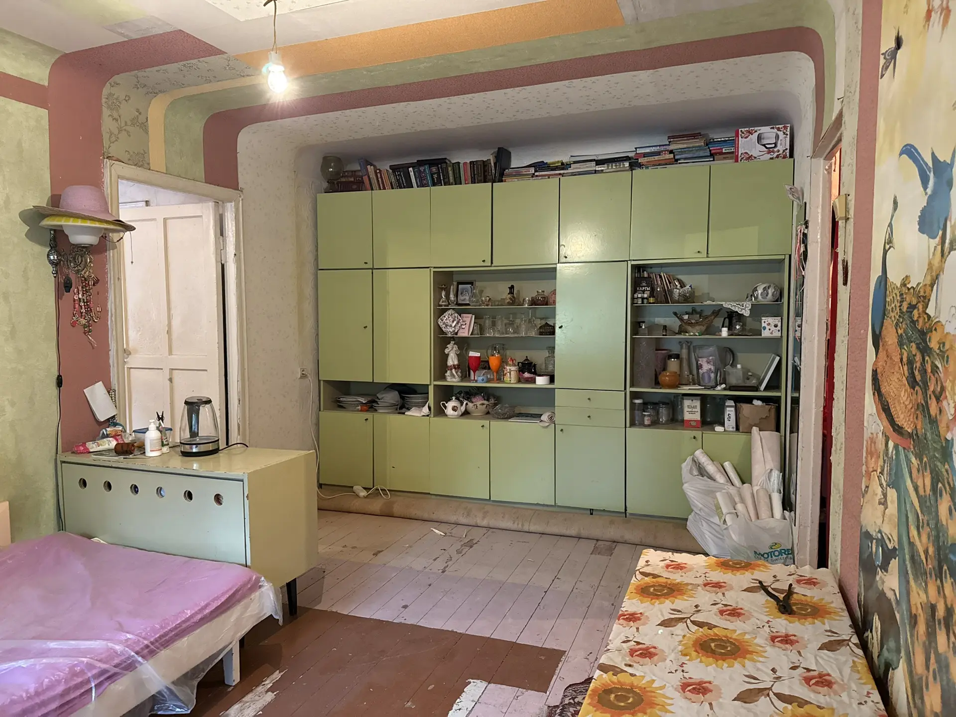 Продам 2 ком.кв Ворошиловский район, центр, Челюскинцев, ниже площади Ленина. 1/5 эт, ц...