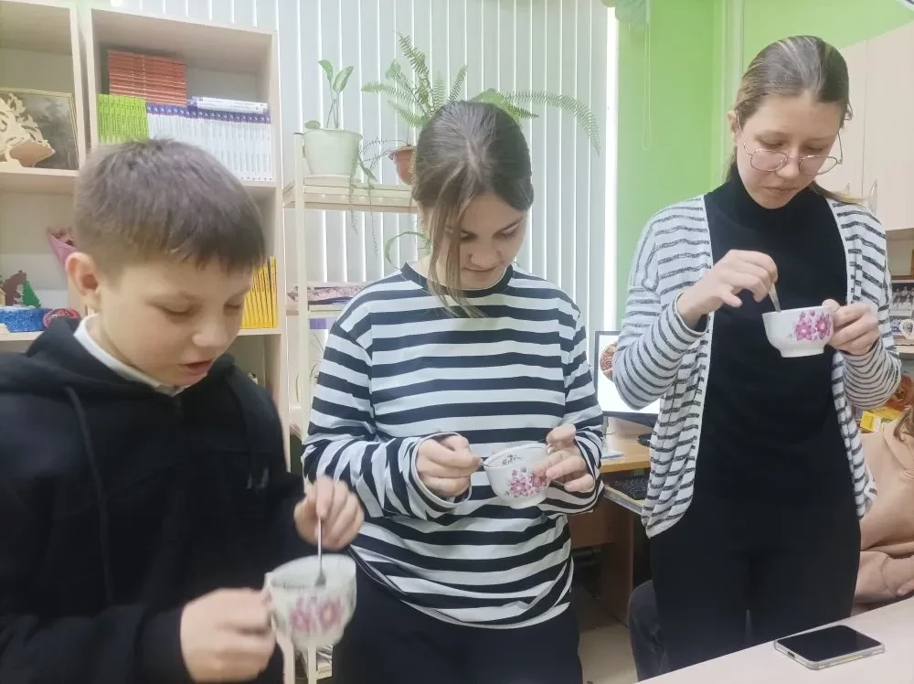 ☕️ Магия кофе раскрыта — по крайней мере, для 7 «Д»!  В рамках Недели нано‑технологий у ребят прошёл