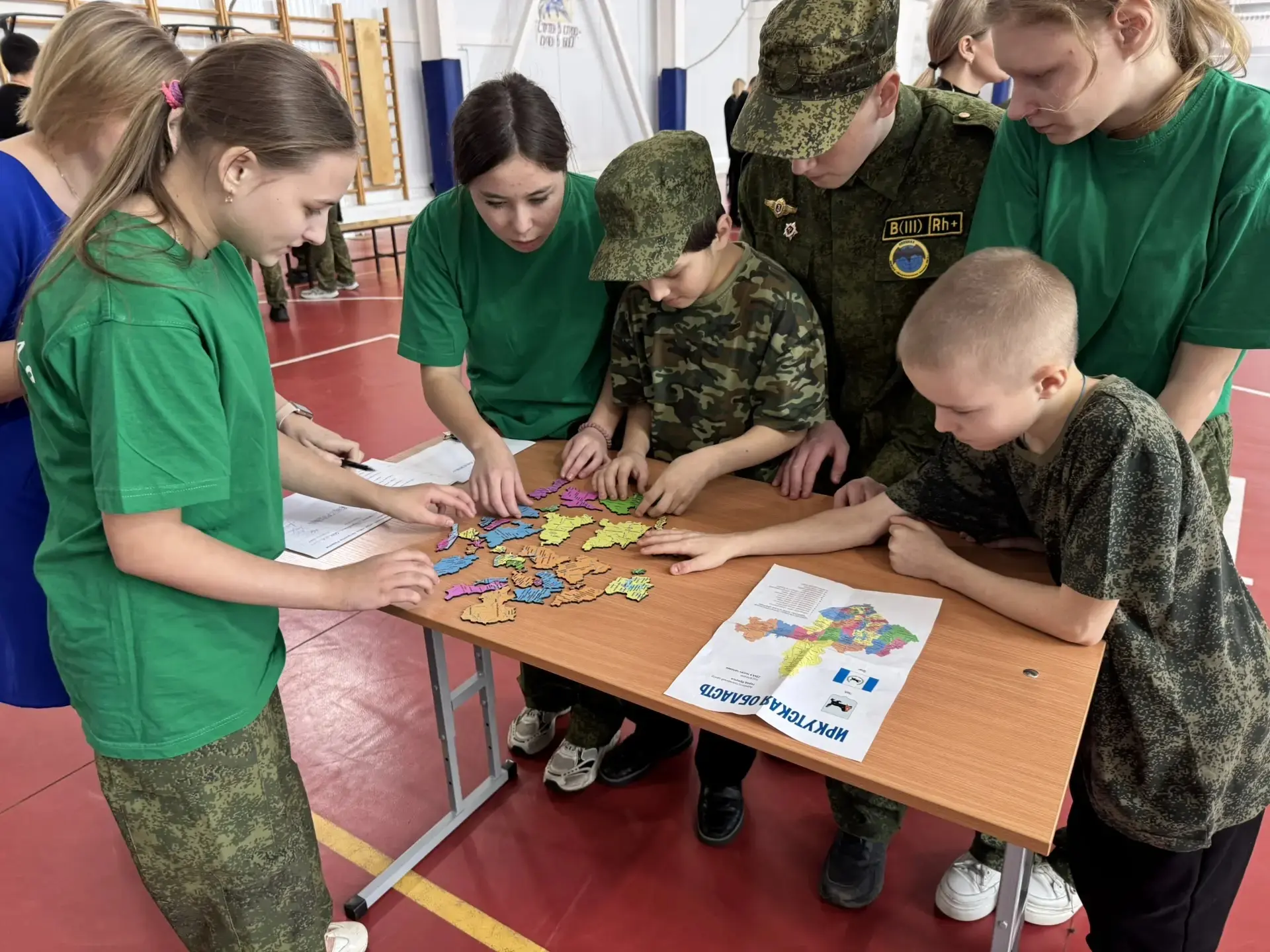 📣 13 февраля на базе МКОУ «Хомутовская школа №1» прошла военно-патриотическая игра «Мы патриоты Роди