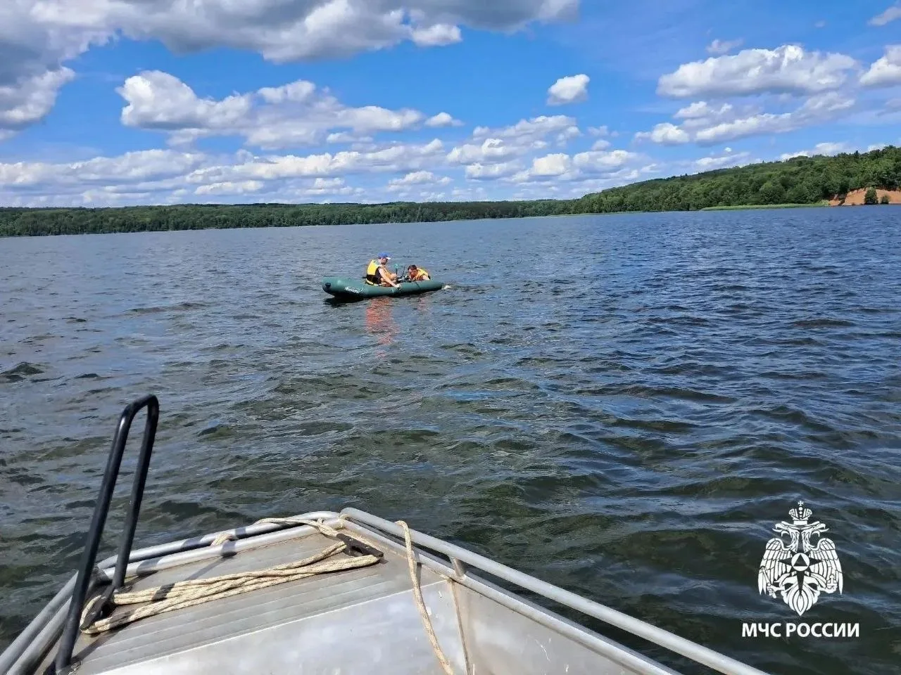 🚣 Лодка с рыбаками сдулась посреди Кармановского водохранилища в Башкирии