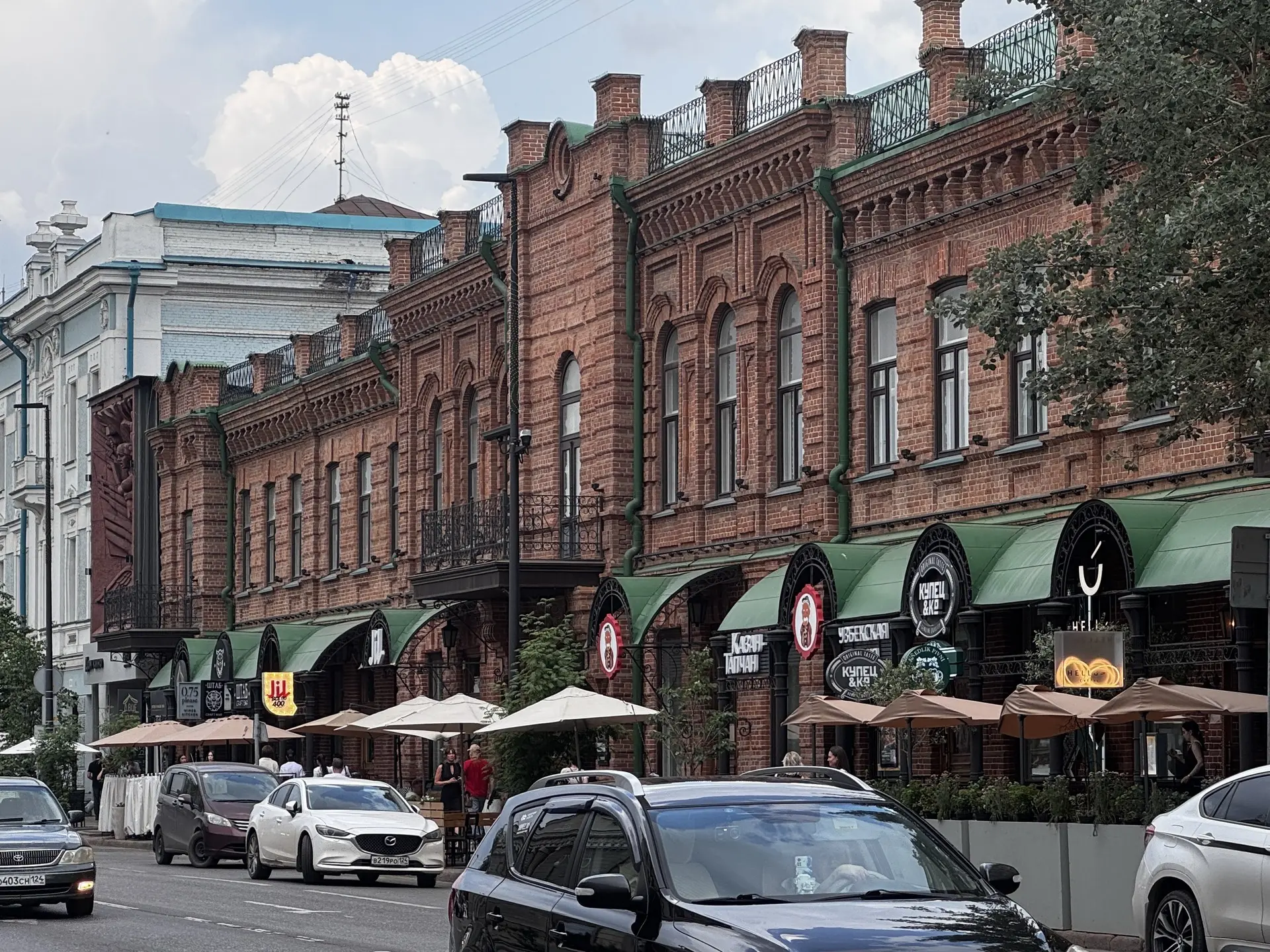 Для зданий с вывесками установили сроки согласования паспортов фасадов