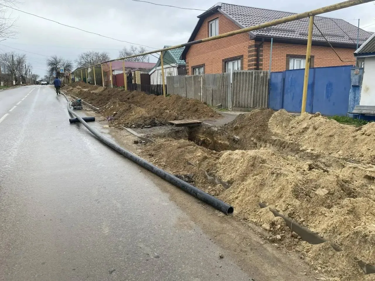 В Элисте на улице Чернышевского проводится капитальный ремонт водопроводных сетей🚰  Работы проводятс