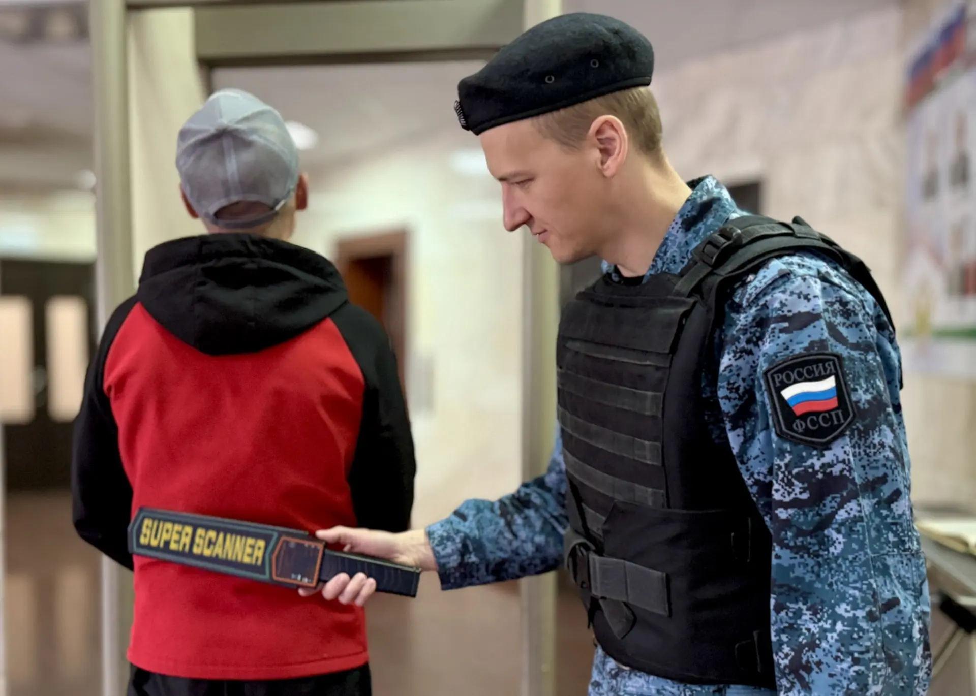 ✔️ В Алатыре судебные приставы пресекли попытку проноса наркотических средств в здание ...