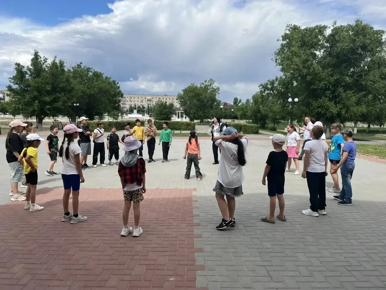 🌞5 июня на площади Районного Дома культуры было по-настоящему солнечно и весело!