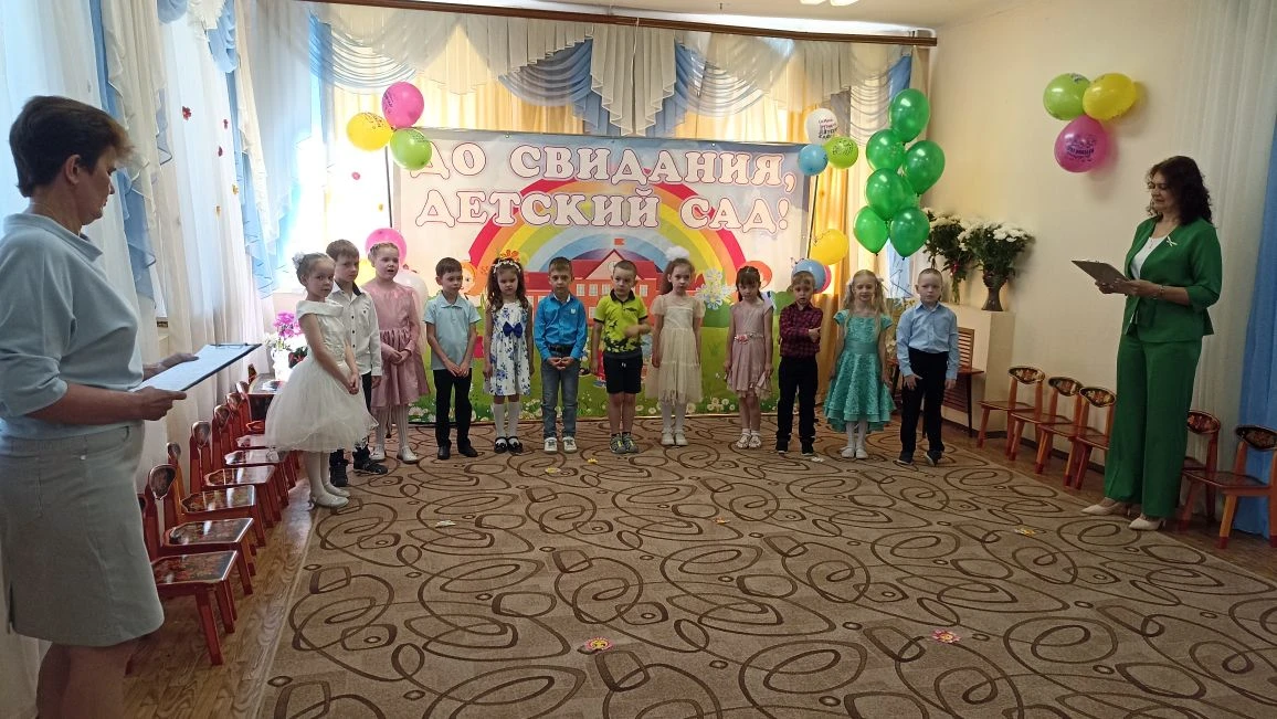 Кажется, только вчера мы волновались на первом утреннике, пряча слёзы, когда наши крохи...