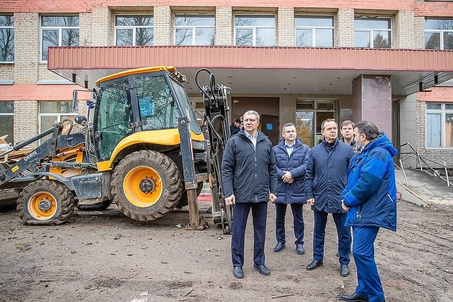 🎓 Часцовская школа откроет двери для учеников 1 сентября этого года  На объекте работают 40 человек.