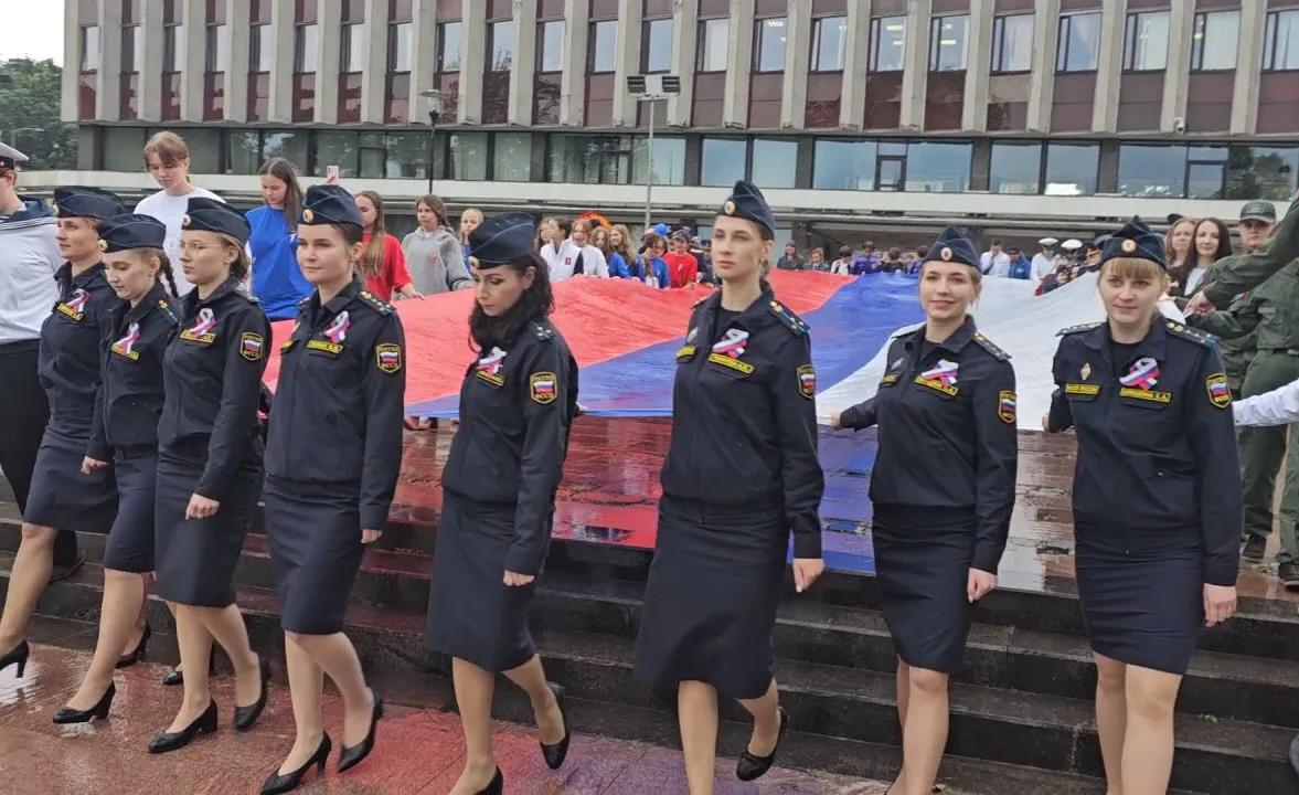 В преддверии Дня Государственного флага Российской Федерации сотрудники УФССП России по...