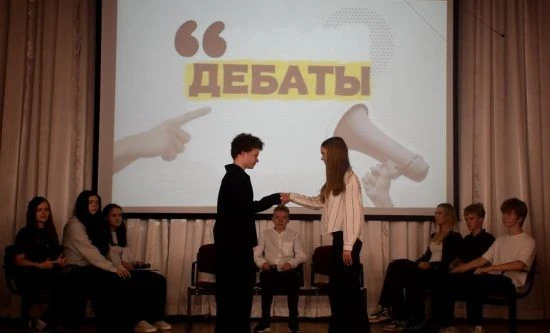 Во Всеволожском ЦО прошли дебаты кандидатов в председатели Школьного Ученического Самоу...