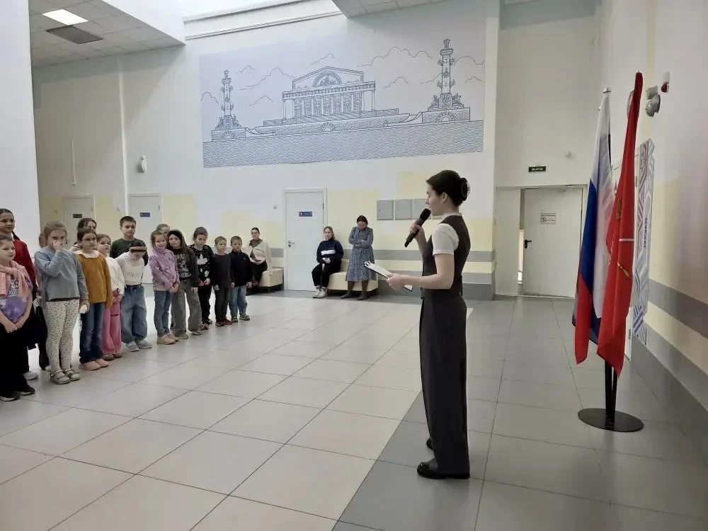 На базе школы на Глеба Успенского стартовала смена городского оздоровительного лагеря «Единство наук
