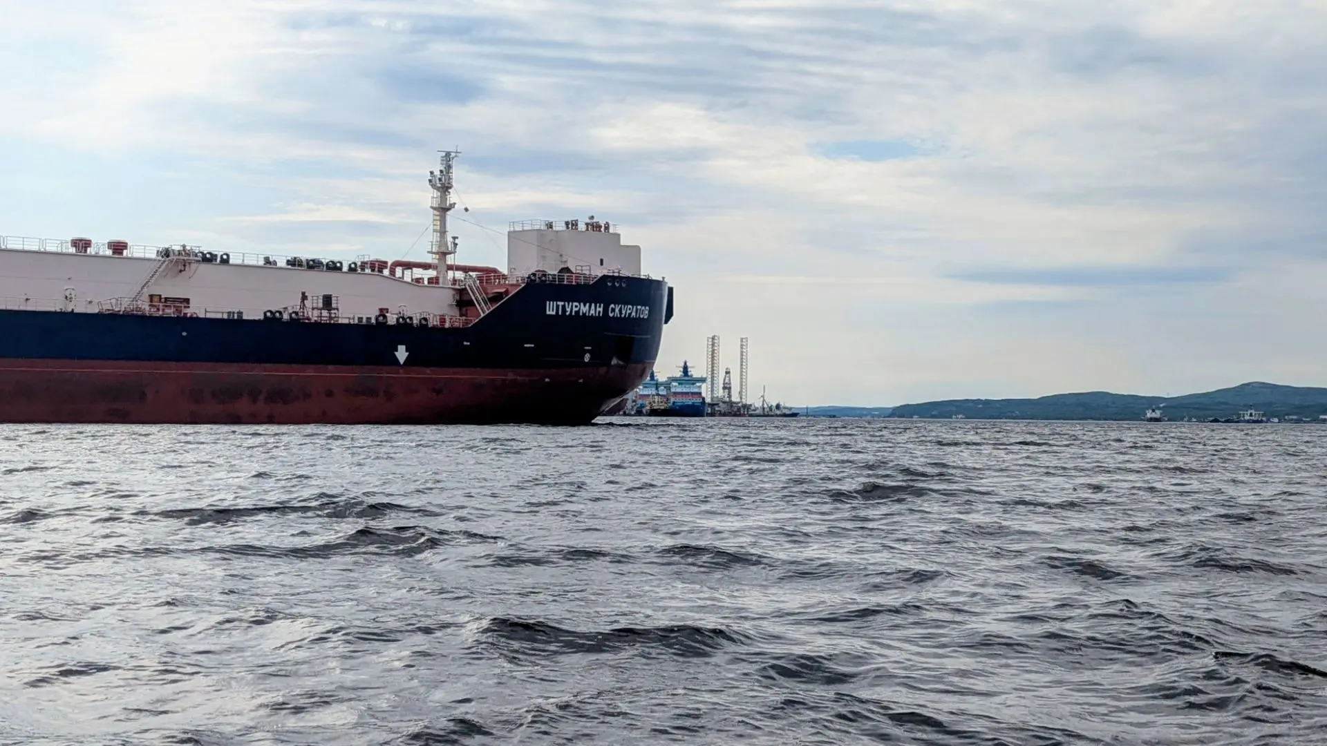 Танкер «Штурман Скуратов»  ледового класса построен в Южной Корее на верфи Samsung Heavy Industries 