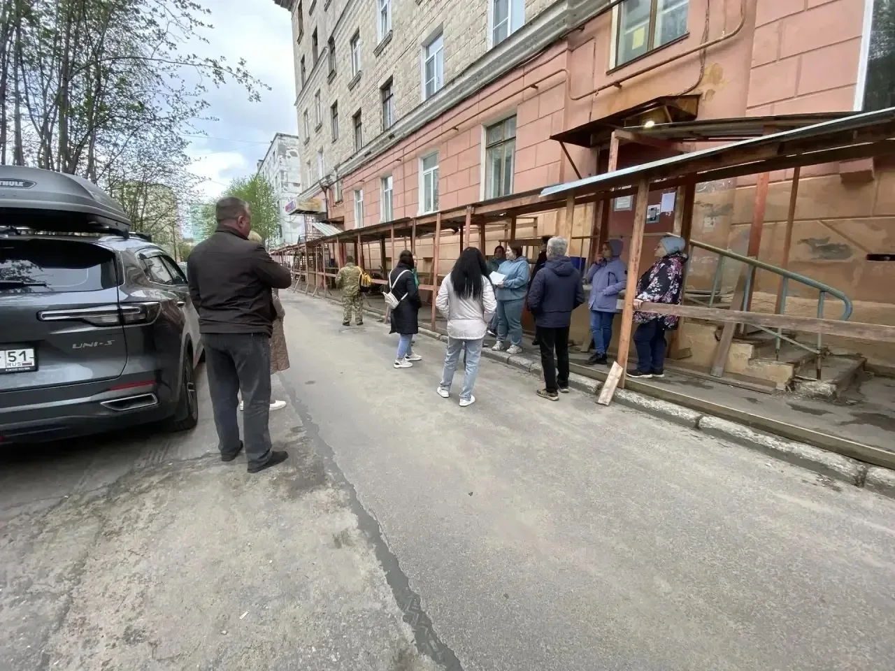 Состоялось собрание с жителями дома Комсомольская, 2. По программе «Инициативы двора» жители выразил