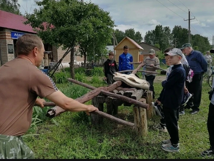 Путешествие в прошлое:  воспитанники ЛДП  «Радуга» при МОБУ СОШ  с. Демский побывали в ...