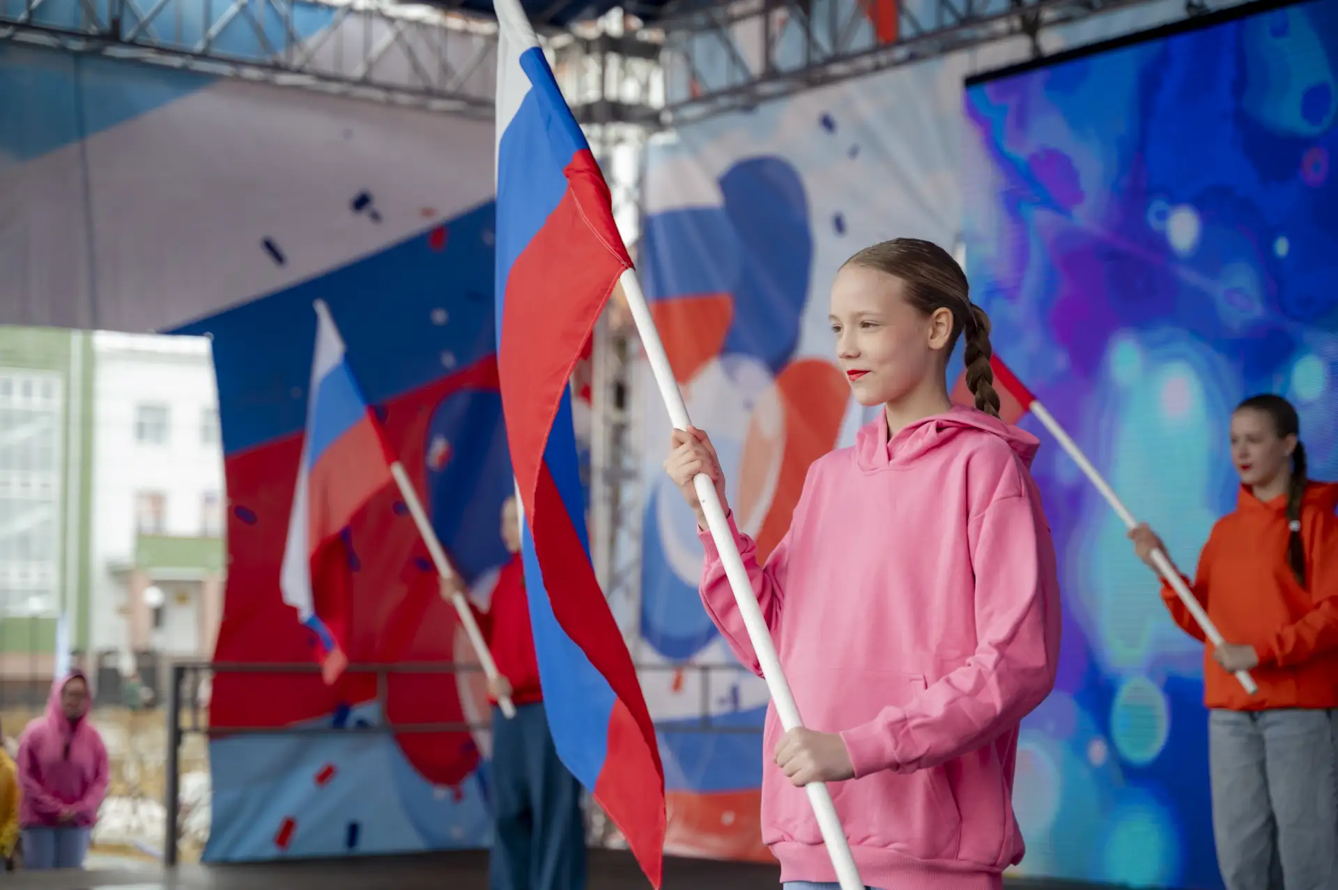 Земляки, поздравляю с Днём России!