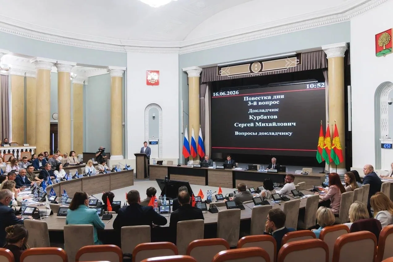 Сегодня на сессии Липецкого областного Совета депутатов заместитель губернатора Липецкой области Сер