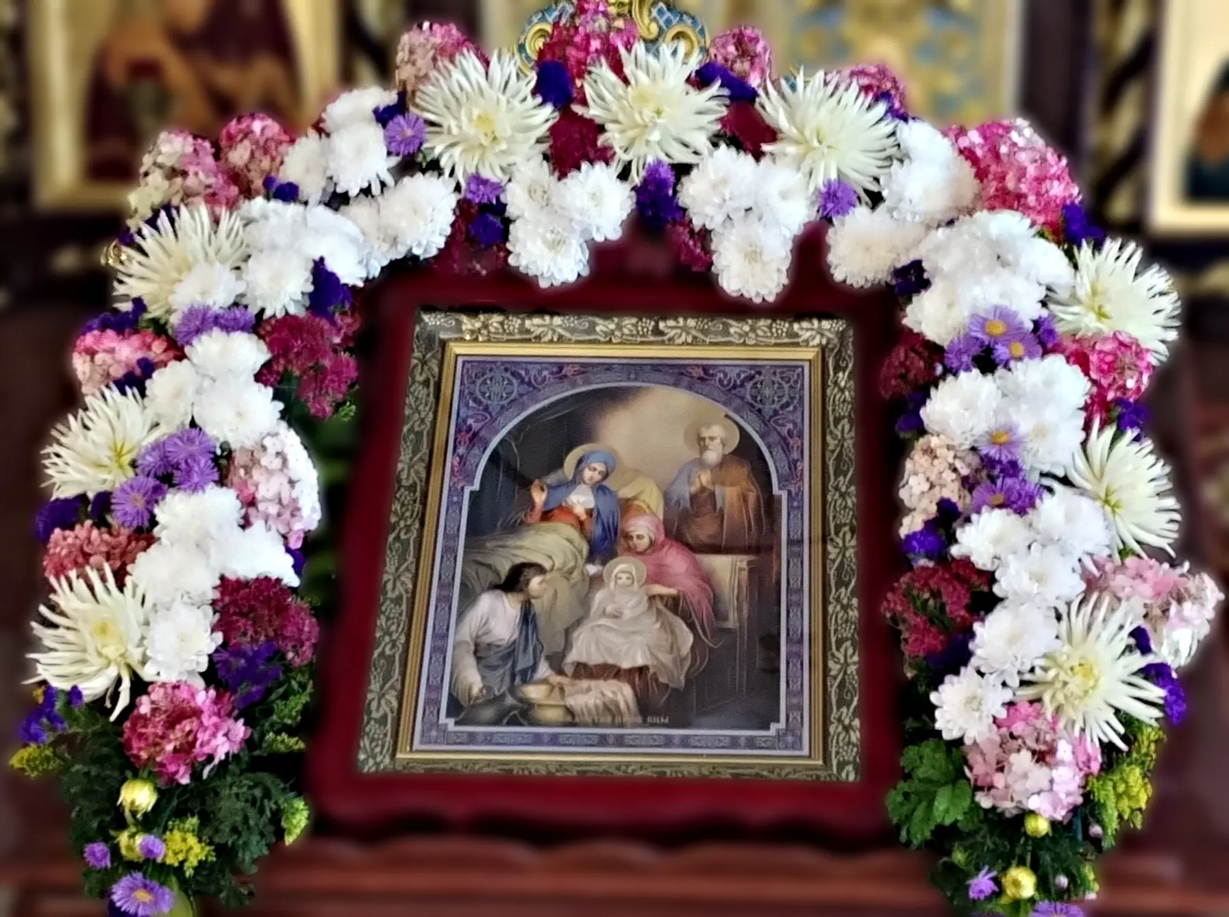 Ра́дуйся, Цари́це Небесе́ и земли́, с Сыно́м Твои́м и Бо́гом ве́чно ца́рствующая и на́с...