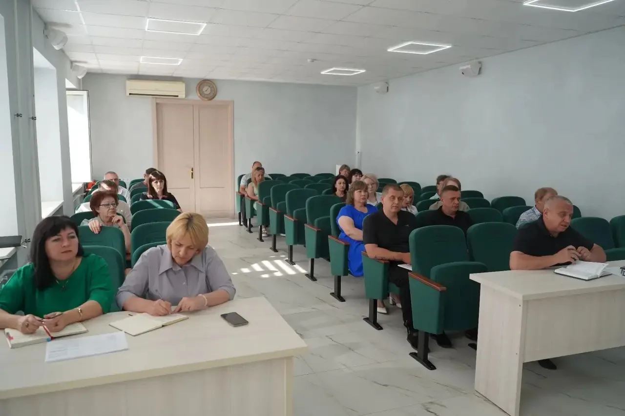 Сегодня провела планерку с руководителями структурных подразделений администрации Андроповского окру