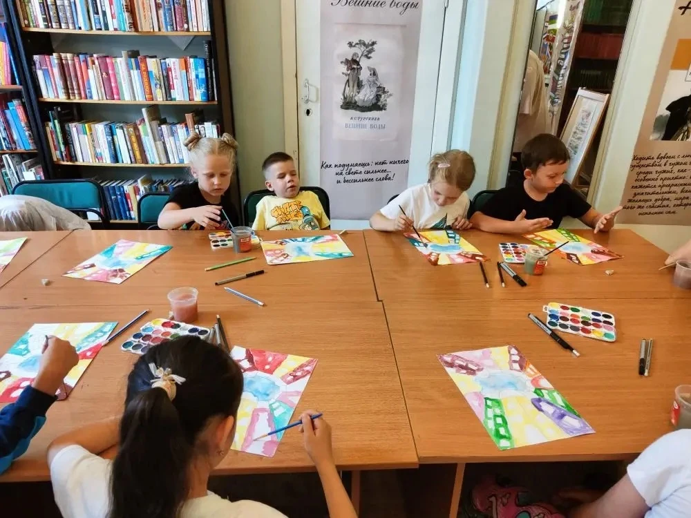 Наш отряд из лагеря «Драйв» побывали в библиотеке имени И.С. Тургенева, где для нас устроили настоящ