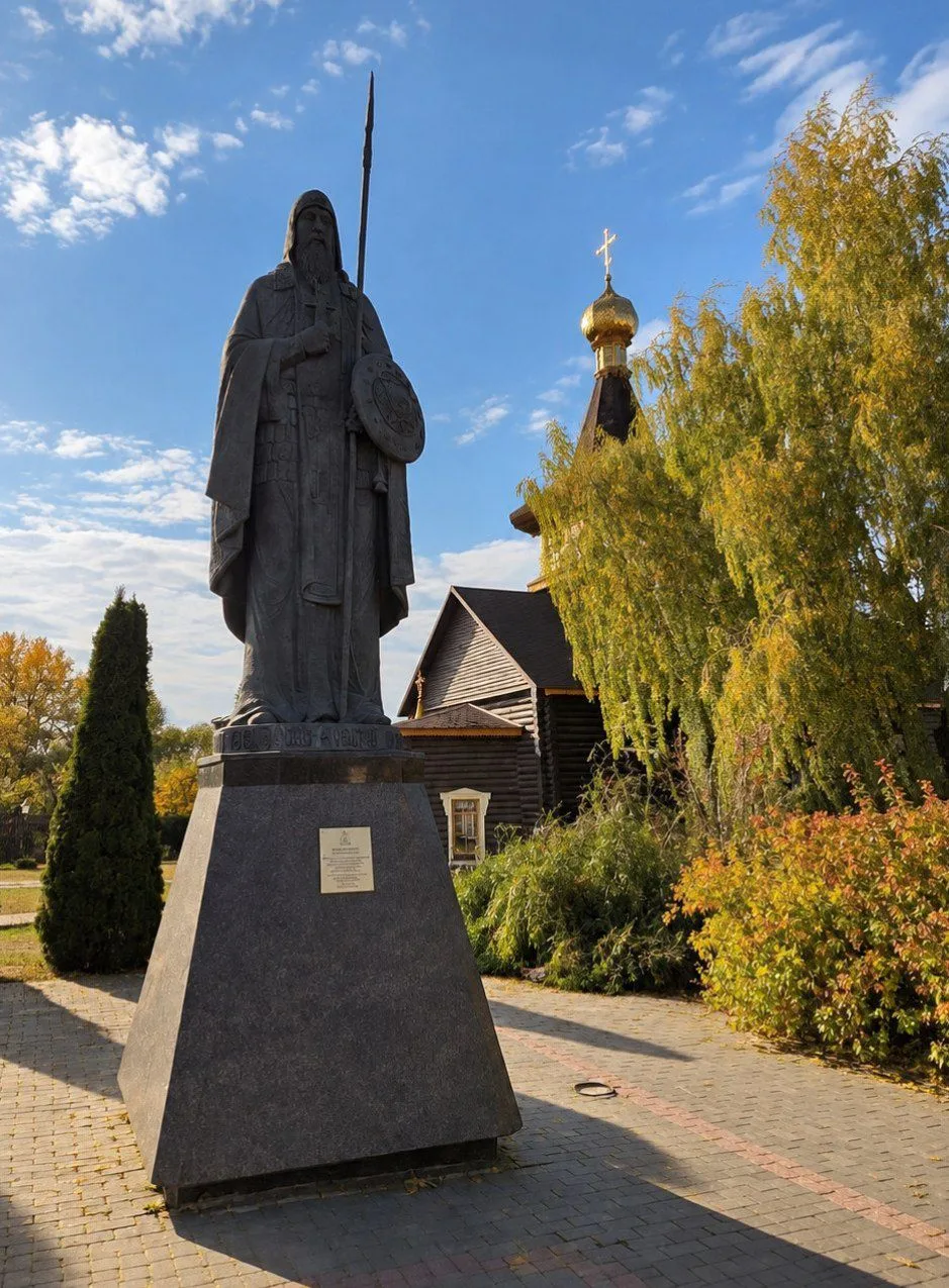 Троицкий собор Брянска, колокольня "Пересвет" и Александр Невский