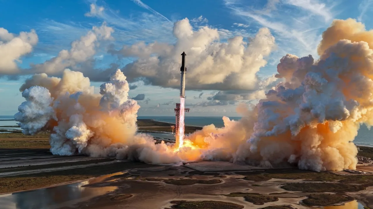 Спасибо за новые обои, Илон — ночью ракета Starship совершила первый орбитальный полет.