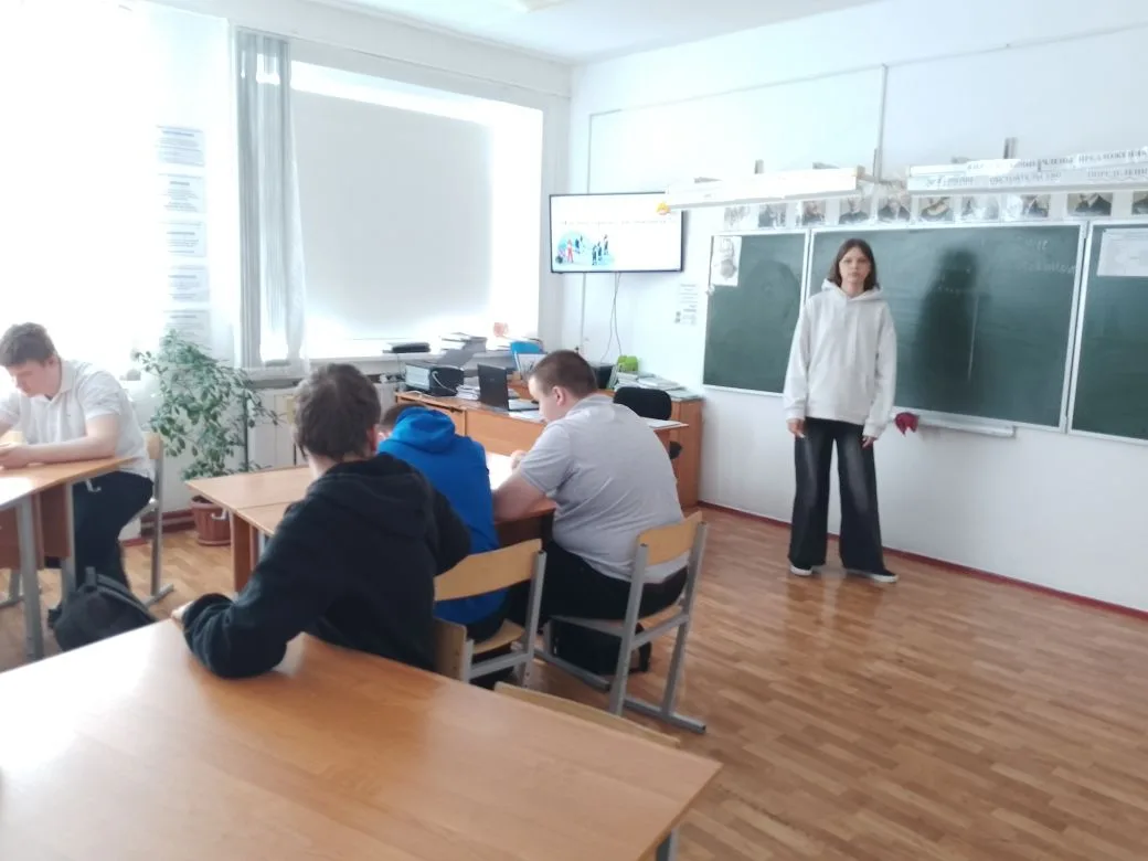 Безопасность прежде всего! 🛡️  Накануне каникул в Полозаозерской школе прошёл цикл мероприятий, напр