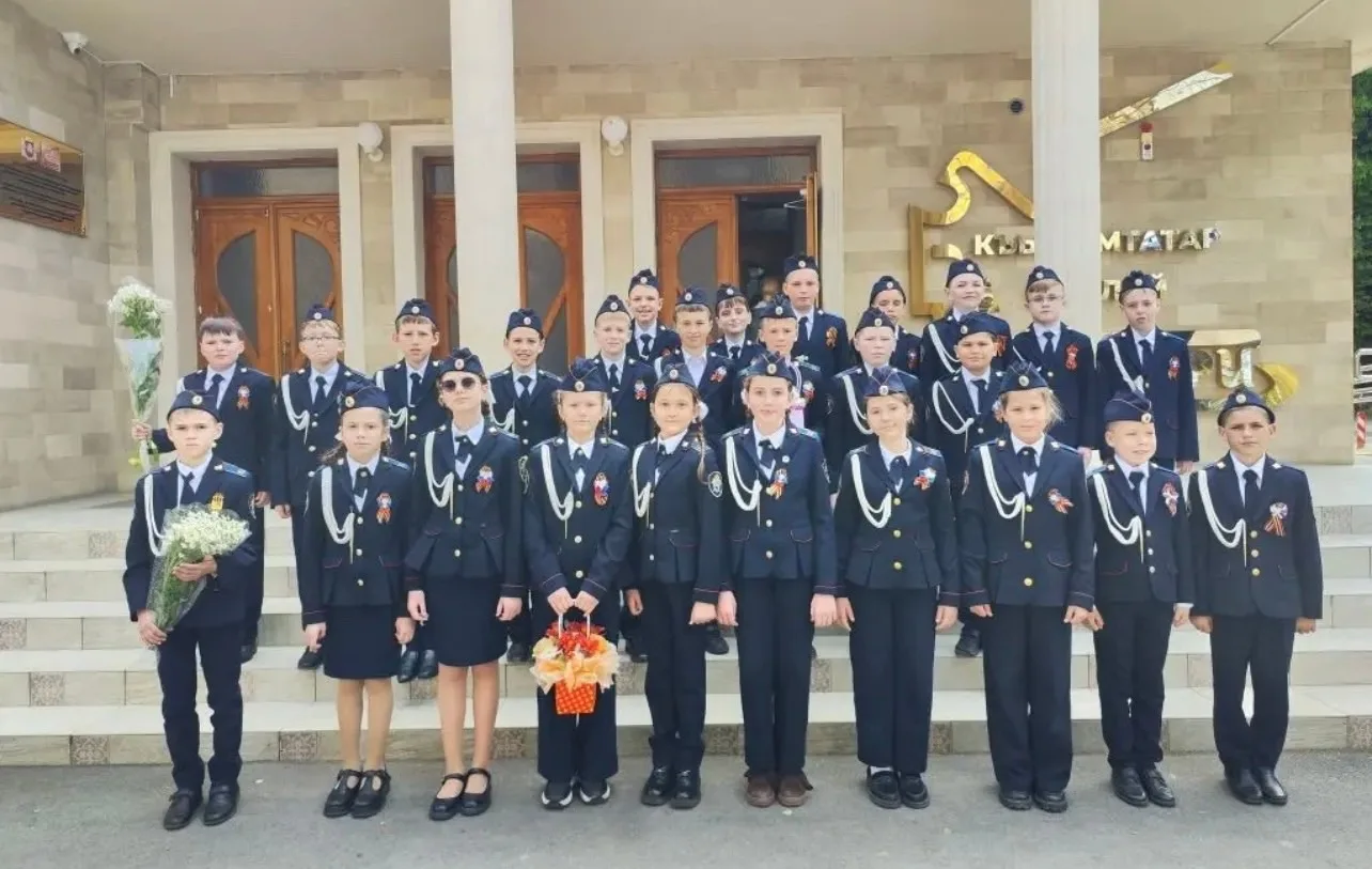 🎭 Учащиеся 3-К, 4-А, 4-Б, 4-В, 4-Г, 4-Д, 4-Е, 4-К классов стали свидетелями особенного события – спе