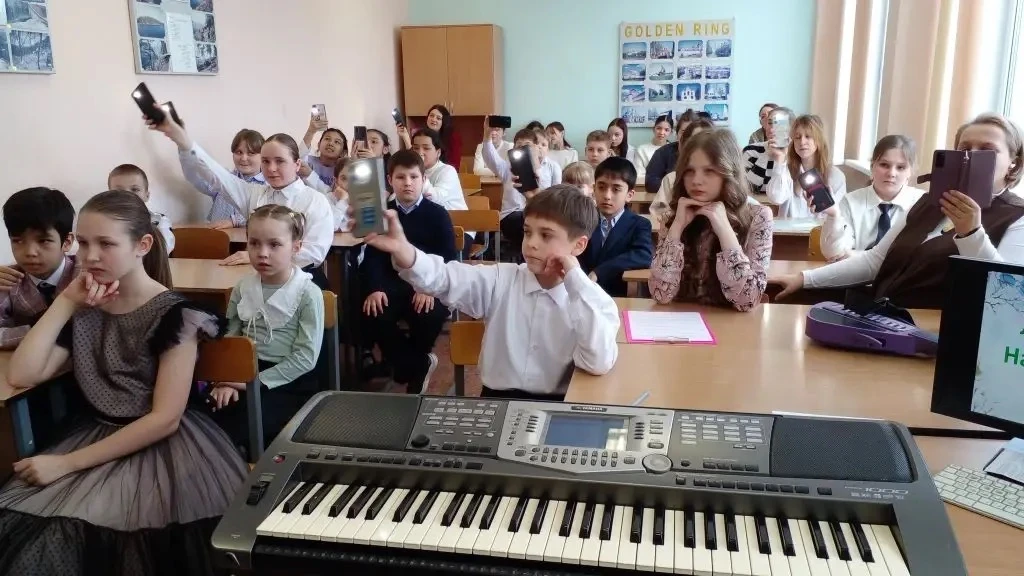 🌸Продолжаем весенние новости🌸  ✨6 марта в корпусе на Сиреневом учитель английского языка Габрусенок 