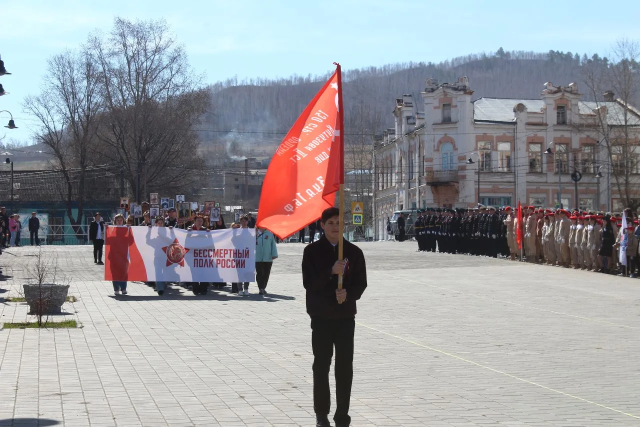 Праздник со слезами на глазах: Бессмертный полк прошёл по улицам Сретенска