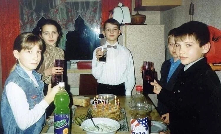 Днюхи нашего детства.🥳 Никаких тебе кафе и аквапарков.