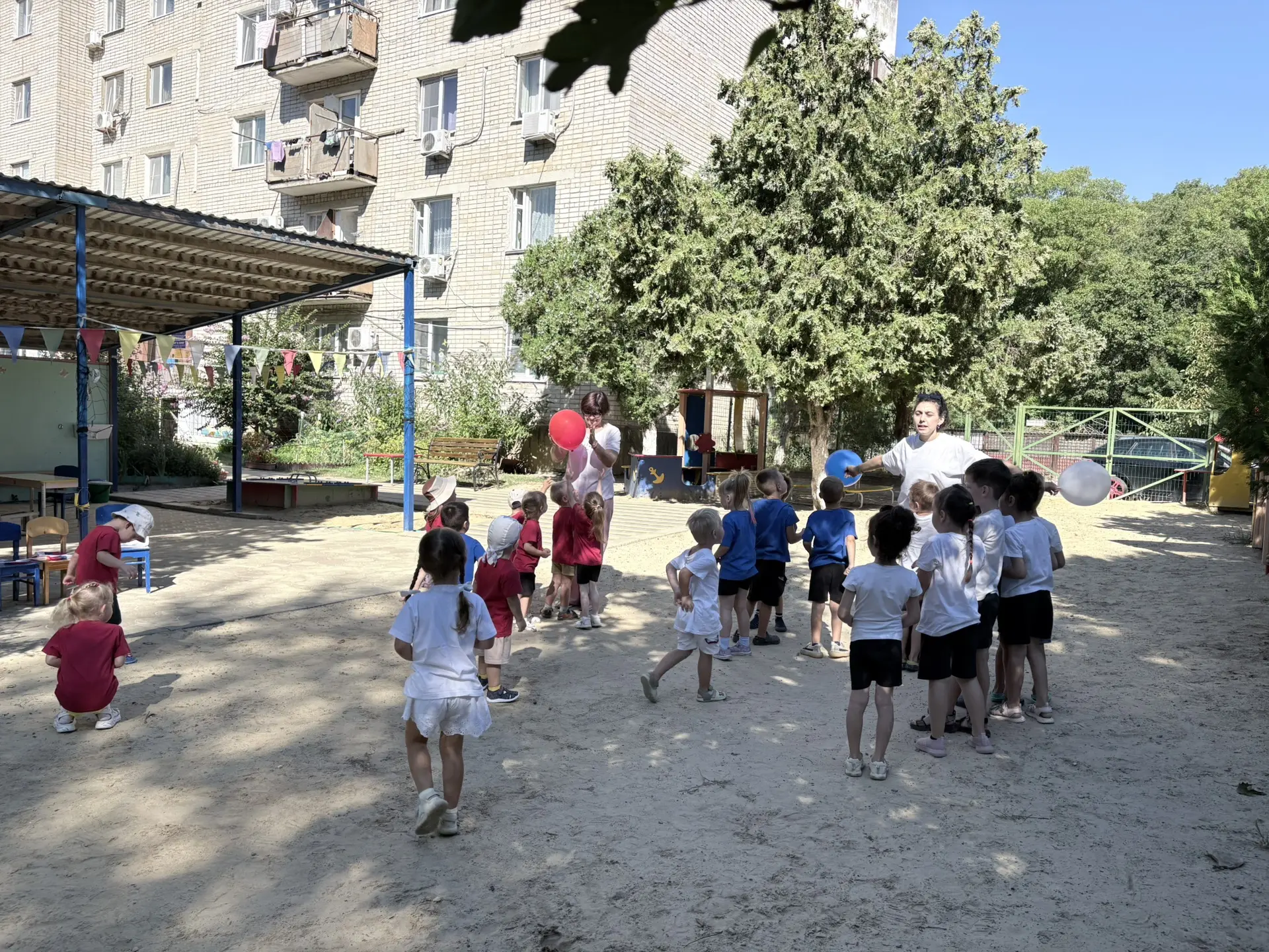 У нас в саду было проведено мероприятие в честь предстоящего праздника Дня государствен...