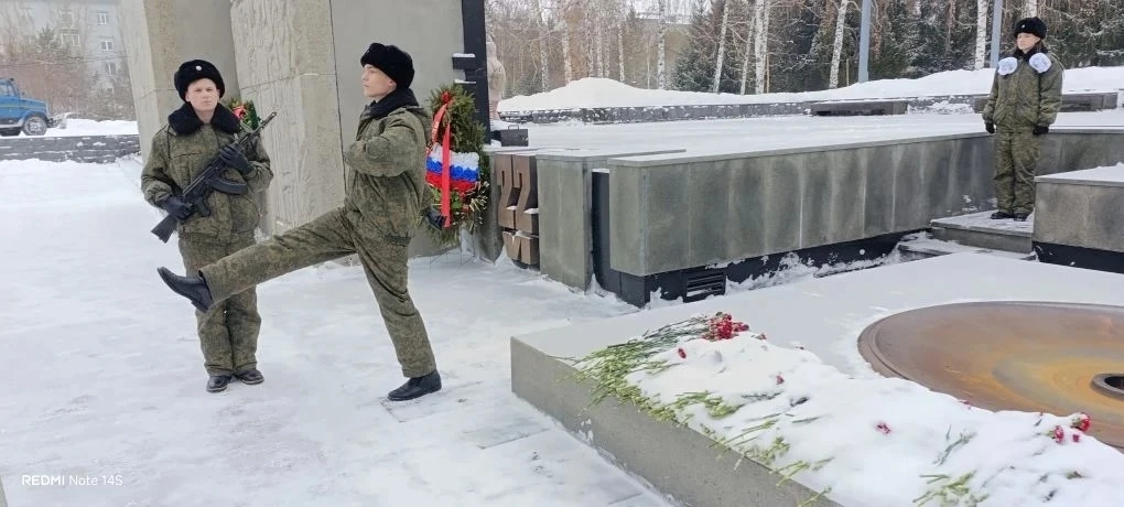 🔁 Репост:  🇷🇺В предпраздничные дни Вахту Памяти несли курсанты караула МАОУ СОШ № 222 Центрального о