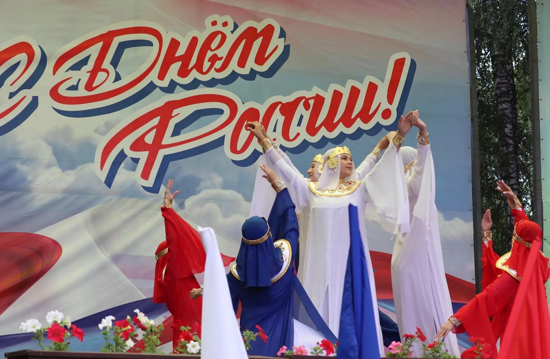 🎉 Россия, вперед! Как парк имени И.В. Коротеева отметил День России! 🎉

12 июня, наш любимый парк 