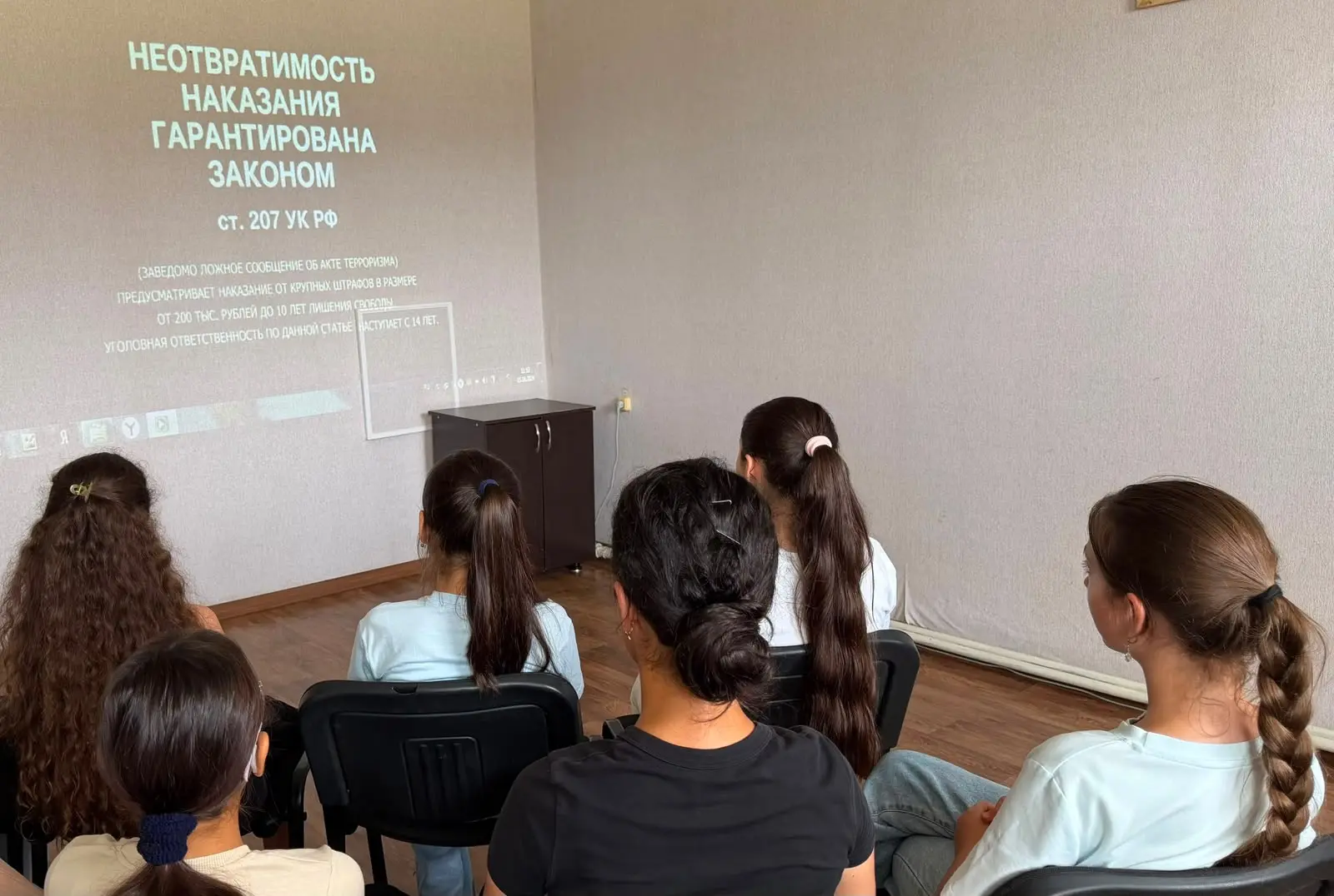 В рамках профилактики экстремизма в Доме культуры с.п. Плановское  6 августа прошел пок...